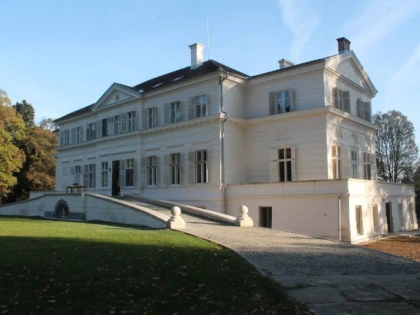 Domeniul Regal Săvârşin rămâne deschis vizitatorilor şi în noiembrie, dar cu programare