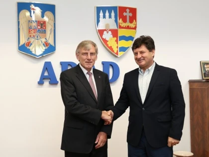 Donație de mobilier pentru Spitalul Clinic Județean de Urgență Arad