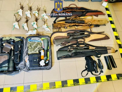 Dosare penale pentru trei cetățeni austrieci, prinși la Pilu cu arme, echipamente interzise și trofee de vânătoare