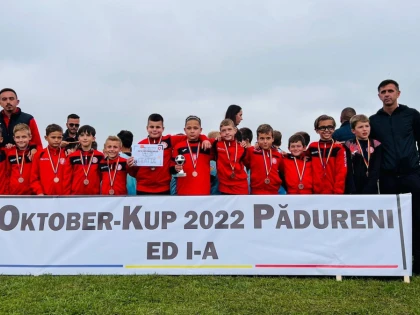 Două echipe de la Viitorul Arad au urcat pe podium la competiția juvenilă de la Pădureni
