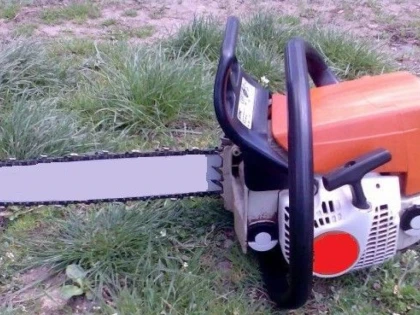 DOUA FEMEI AU FOST RETINUTE PENTRU CA AU FURAT UN MOTOFIERASTRAU