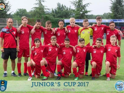 Două generaţii a UTA-ei, medaliate la turneul Junior Cup