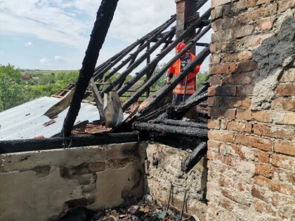 Două incendii de proporții au avut loc în acest weekend