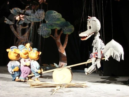 DOUA SPECTACOLE DE TEATRU SI INCHIDEREA STAGIUNE LA MARIONETE, IN ACEST WEEKEND