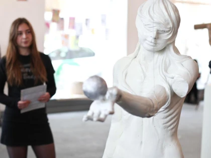 Două tinere artiste din Arad – parte a importantului Festival Internațional „Ars Electronica”