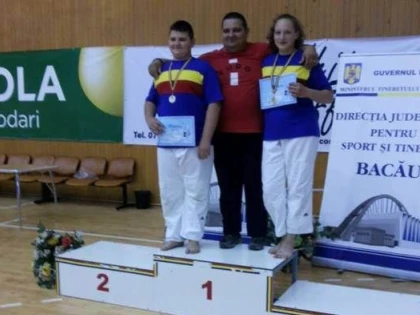 DOUA TITLURI NATIONALE PE TATAMI, SAMBATA E "ZIUA JUDOULUI ARADEAN"