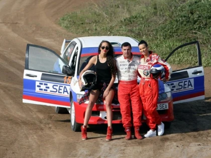 DOUA VEDETE PLAYBOY ROMANIA VA INVITA LA RALIUL ARADULUI
