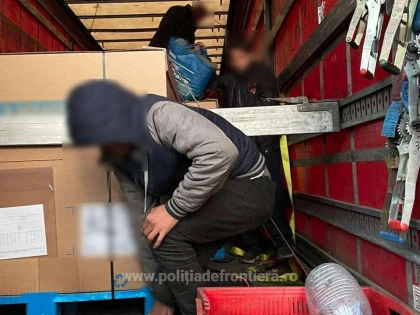 Douăzeci și doi de cetăţeni străini au încercat să treacă ilegal frontiera româno-ungară