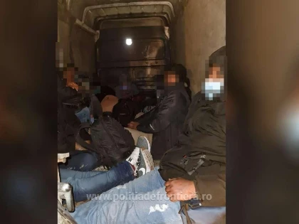 Douăzeci şi doi de cetăţeni străini au încercat să treacă ilegal în Ungaria