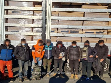 Douăzeci și doi de cetăţeni străini, opriți din drumul ilegal către Spațiul Schengen