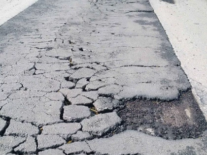 Drumul Iratoşu-Dorobanţi arată deplorabil, după două luni de la reabilitare