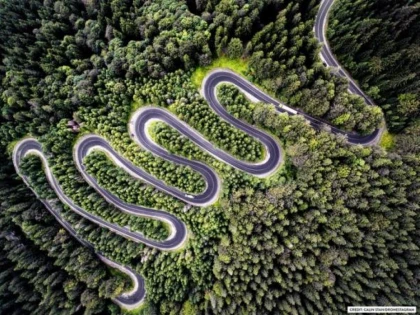 „Drumul nesfârșit către Transilvania”, una dintre cele mai frumoase fotografii surprinse cu drona