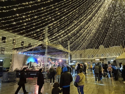 Ducu Bertzi și Constantin Neculae, Eduard Cotoară&Live Band și Dana Florian, la Târgul de Crăciun din Arad