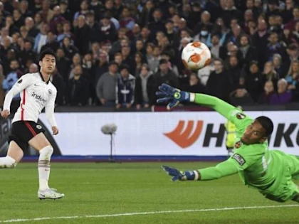 Dueluri echilibrate în semifinalele Europa şi Conference League la fotbal