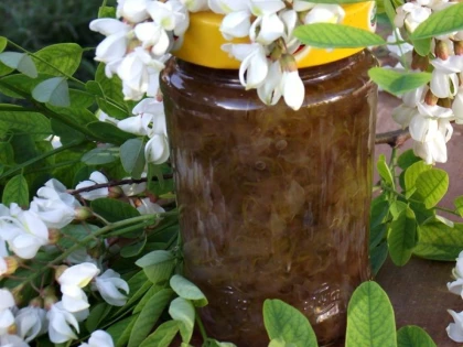 DULCEAȚĂ DIN FLORI DE SALCÂM