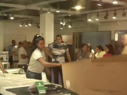 După 15 ani, în Cuba comunistă reapar magazinele în dolari
