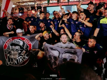 E sărbătoare acasă la UTA! „Bătrâna Doamnă”a „udat” promovarea alături de suporteri