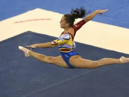 ECHIPA FEMININA A ROMANIEI A OCUPAT LOCUL PATRU LA MONDIALUL DE GIMNASTICA