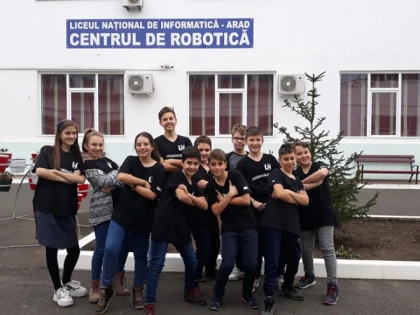 Echipa juniorilor de la Liceul Național de Informatică a câștigat trofeul „Stea în devenire” la concursul regional de robotică