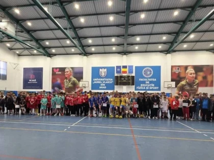 Echipe școlare din zece județe s-au întrecut la prima ediție a „Arad Național Cup”