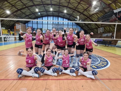 Echipele de minivolei din Nădlac și Lipova mai păstrează șanse de calificare la turneul final