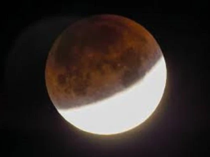 Eclipsa parţială de Lună din noaptea de 16 spre 17 iulie 2019, vizibilă în totalitate din ţara noastră