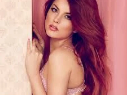 ELENA GHEORGHE A CALCAT PE BEC!