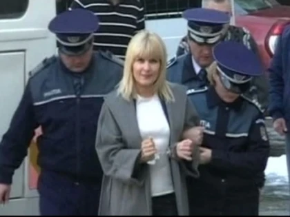 ELENA UDREA VA FI PLASATA IN AREST LA DOMICILIU