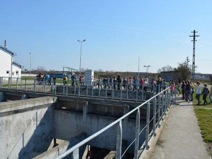 Elevii arădeni, în vizită la Staţia de Epurare a apei din Arad