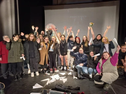 Elevii Colegiului de Arte „Sabin Drăgoi“ din Arad au jucat o piesă de teatru la Lugoj