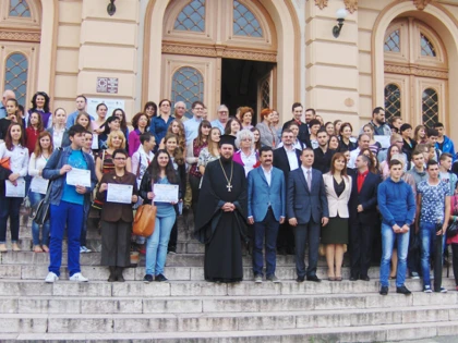 ELEVII CU REZULTATE LA OLIMPIADE AU FOST PREMIATI DE ISJ SI CJA