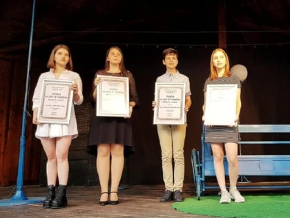 Elevii de 10 au primit diploma „Arădeni cu care ne mândrim!”