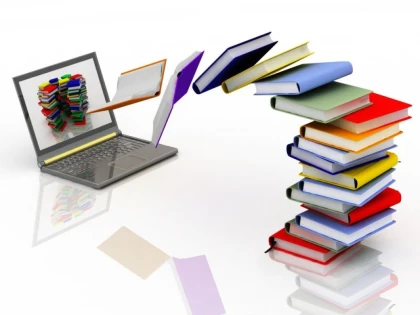 Elevii de clasa a V-a vor primi manualele pe memory-stick
