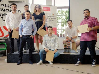 Elevii de clasa a XI-a din Arad fac un salt în carieră prin participarea la un Altfel de program: ”Raftul cu experienţe”, ediţia 2017