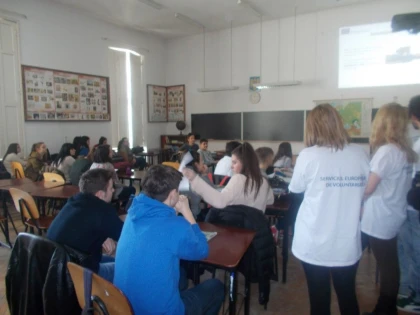 ELEVII DE LA „ELENA GHIBA BIRTA“ AU INVATAT TEHNICI DE PRIM AJUTOR