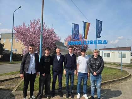 Elevii liberali au participat la o zi din activitatea primarului din Curtici, Bogdan Ban