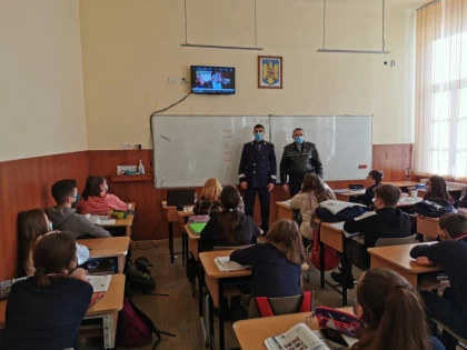 Elevii Preparandiei au învățat despre prevenirea bullyingului