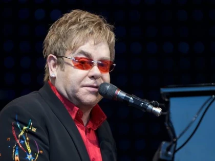 Elton John îşi va lua adio de la publicul britanic, la ediţia din acest an a festivalului Glastonbury