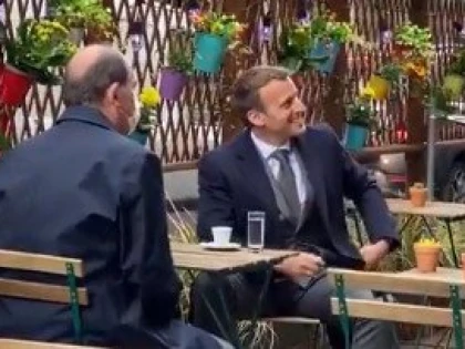 Emmanuel Macron a ”sărbătorit” redeschiderea teraselor împreună cu premierul Jean Castex