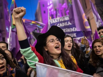 Erdoğan: Marșul de Ziua Femeii este o lipsă de respect la adresa islamului