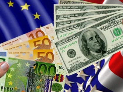EURO S-A DEPRECIAT FATA DE DOLAR, AJUNGAND LA CEL MAI REDUS NIVEL DIN MAI 2006