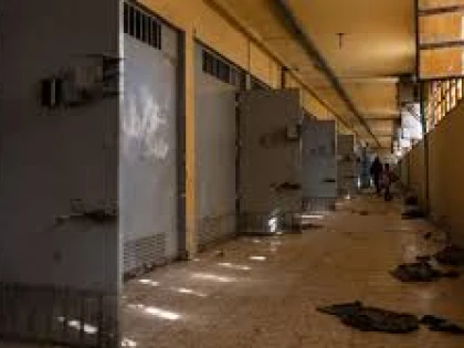 Evadare în masă dintr-o tabără din Siria unde erau reținute familii afiliate ISIS. Mii de persoane ar fi fugit