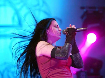 Evanescence revine în România