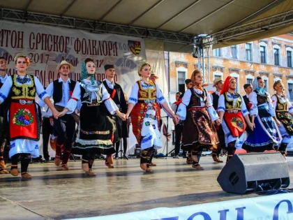 Eveniment cultural cu artiștii din Zrenjanin, la Colegiu „Sabin Drăgoi“