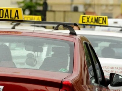 Examenele pentru obținerea permisului auto au fost suspendate încă 30 de zile