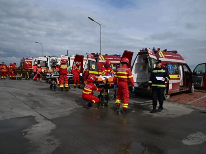 Exercițiu de amploare desfășurat de pompierii militari arădeni în Sântana