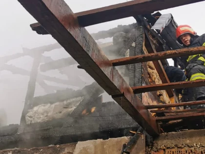 Explozia unei butelii a produs un incendiu de amploare la Lipova