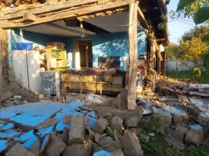 Explozie la o casă din Moroda. Un bărbat a ajuns la spital, cu ajutorul elicopterului SMURD