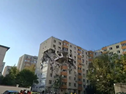 Explozie puternică într-un bloc din București. Două etaje au fost spulberate