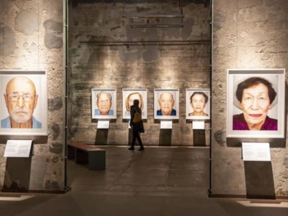 Expoziţie de fotografie cu portrete ale victimelor Holocaustului, prezentată la Essen